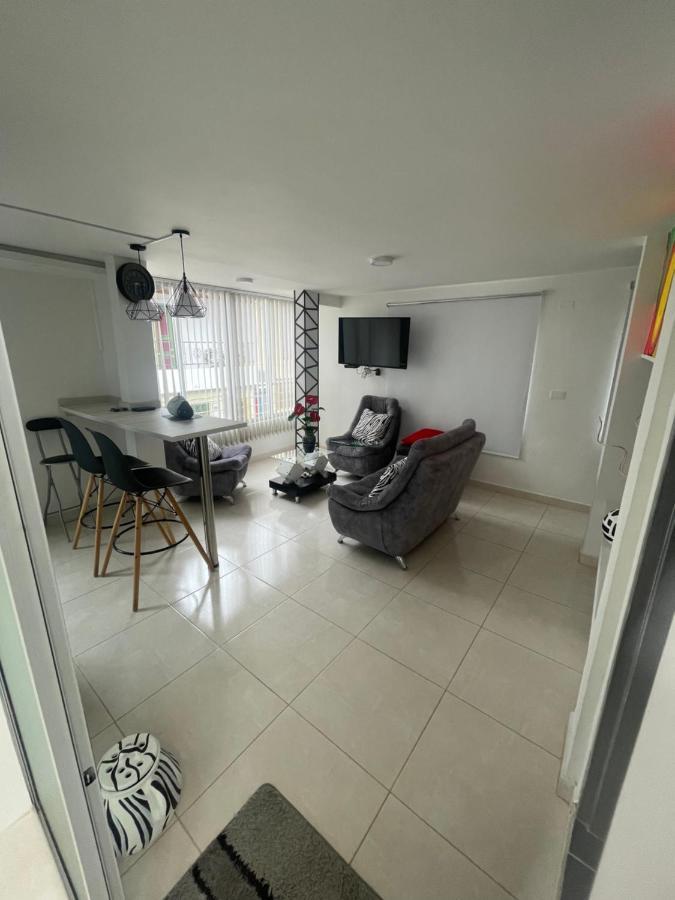 Duplex By Hope Apartment
